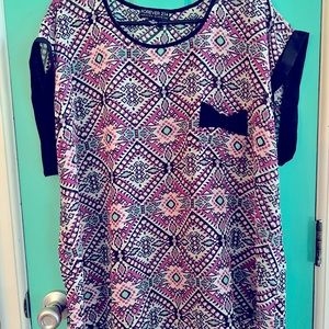 Forever 21 plus 3x Aztec blouse